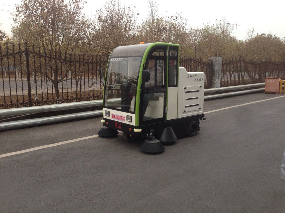 道路清扫车